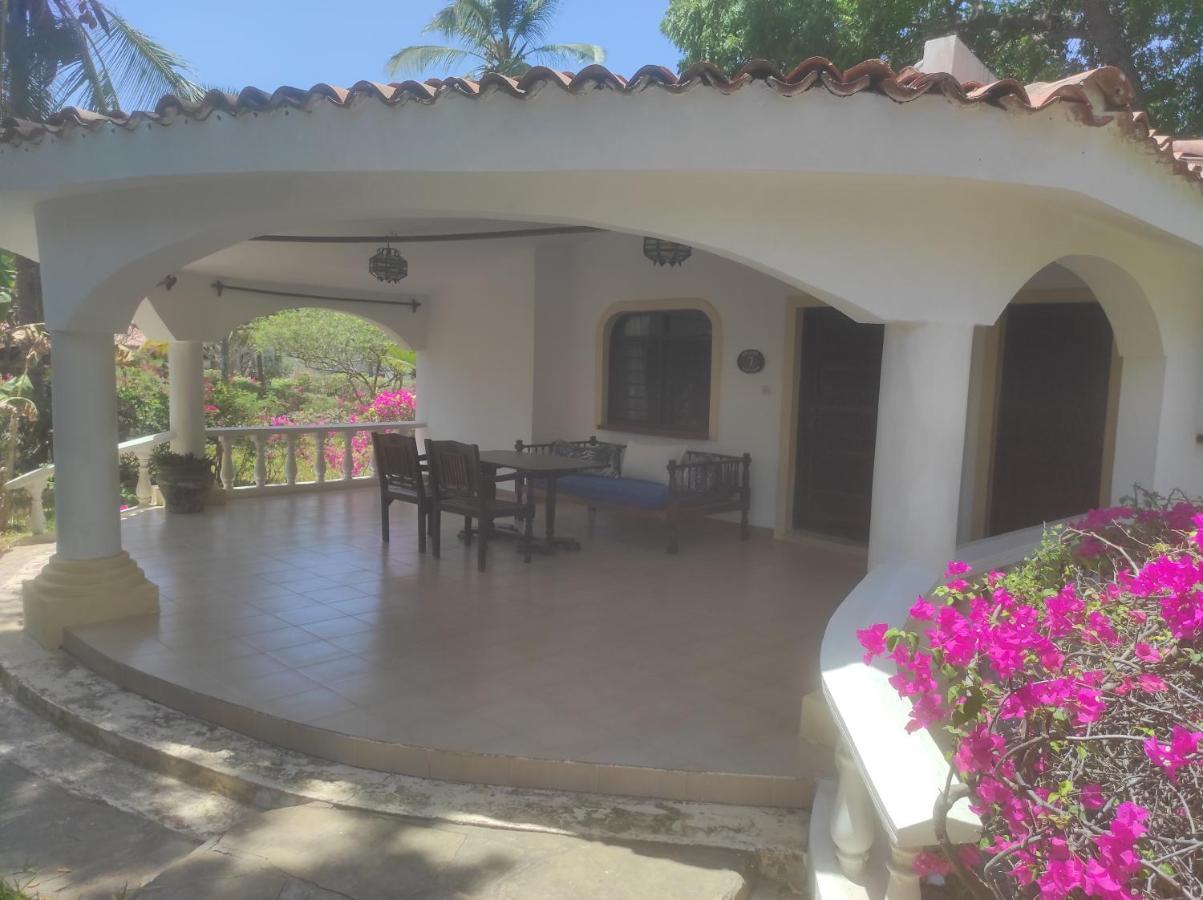 2Livu Villas Watamu Extérieur photo